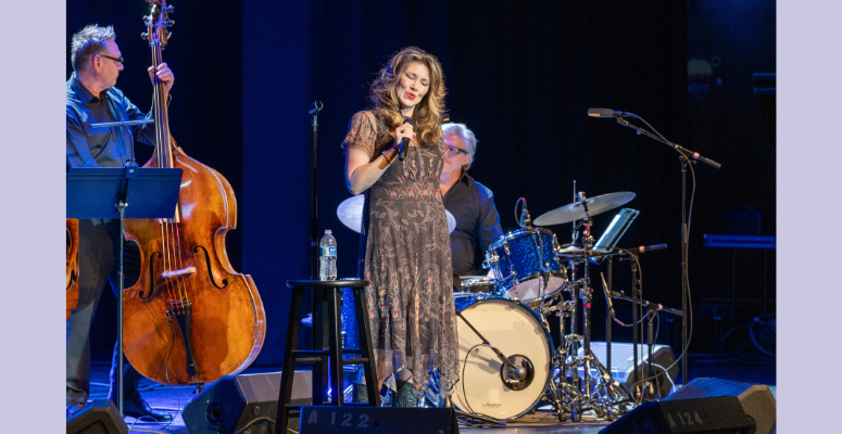 Sweet Dreams... Mandy Barnett Sings Patsy Cline