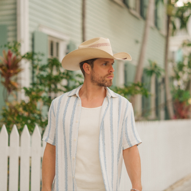 DUSTIN LYNCH at Loeb Stadium